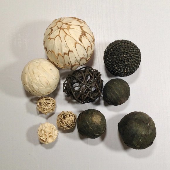 Natural Decorative Spheres - 10 Pieces - Picture 2 of 12